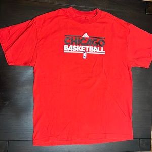 Men’s ADIDAS NBA Chicago Basketball TShirt -Size XL